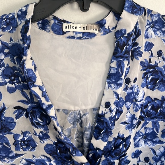 Alice + Olivia Blouse size small - Picture 2 of 4